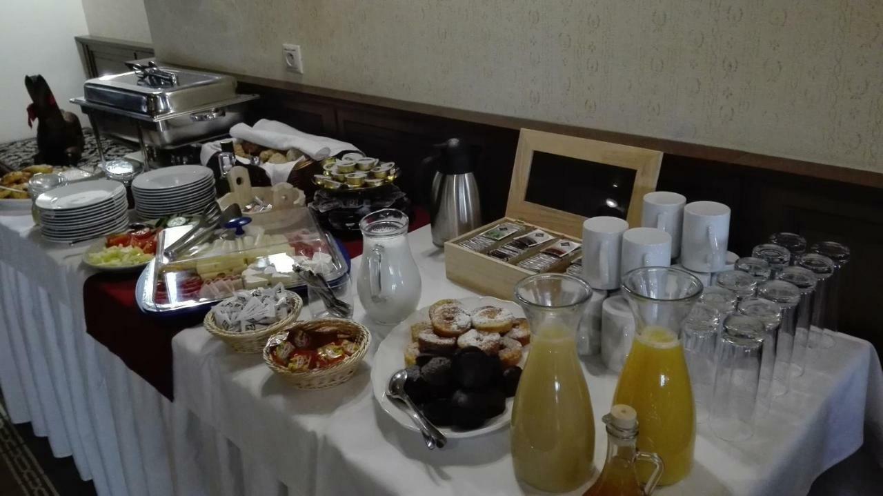 Bristol Hotel 3*
