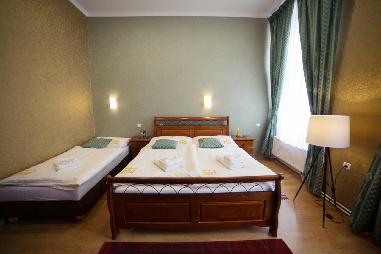 Bristol Hotel 3*